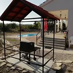بيت للعطل With Pool Kristal شيبينيك