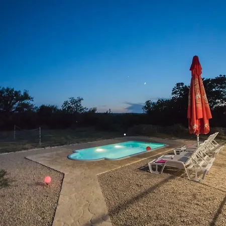 With Pool Kristal שיבניק