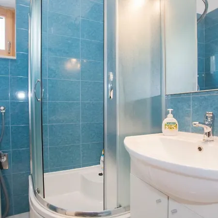 With Pool Kristal בית נופש *