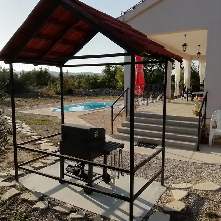 Holiday home With Pool Kristal Sibenik