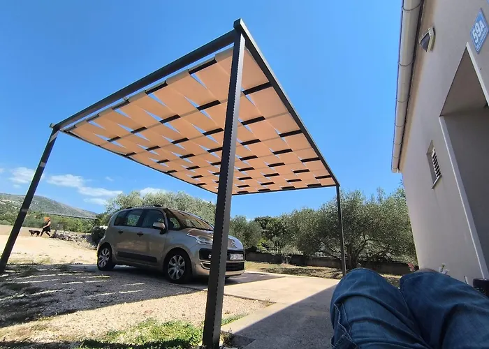 With Pool Kristal Ferienhaus Šibenik