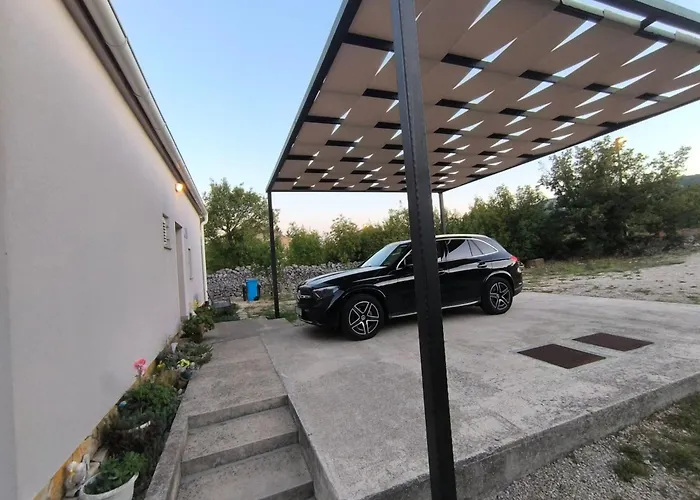 With Pool Kristal Feriehus