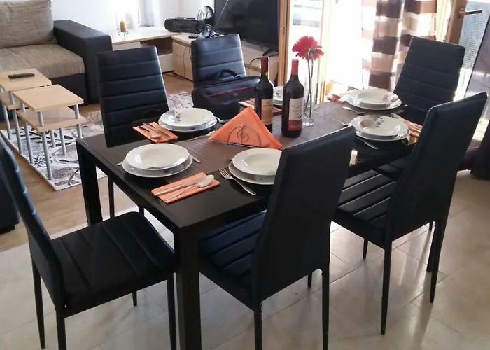 With Pool Kristal Ferienhaus