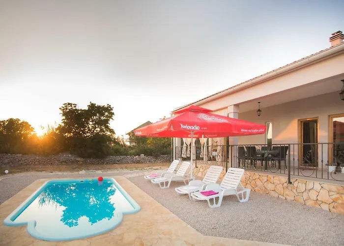 With Pool Kristal Ferienhaus Šibenik