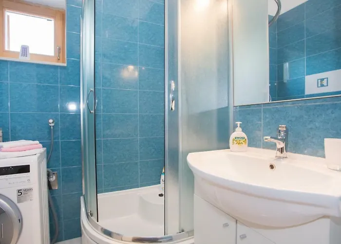 With Pool Kristal Ferienhaus *