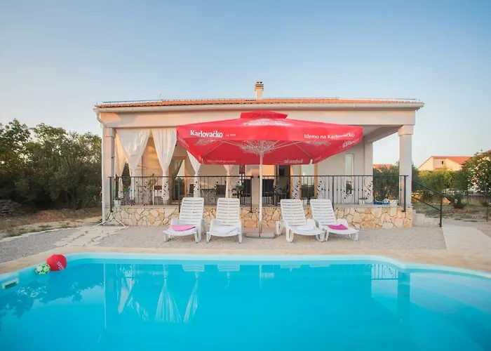 With Pool Kristal Casa de Férias Šibenik